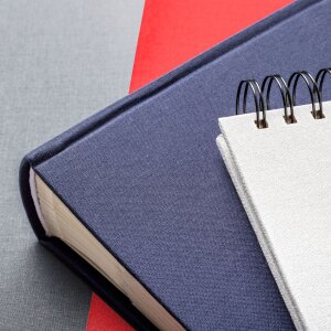 Album spirale Walther Cloth bleu foncé 23x17 cm 40 pages blanches